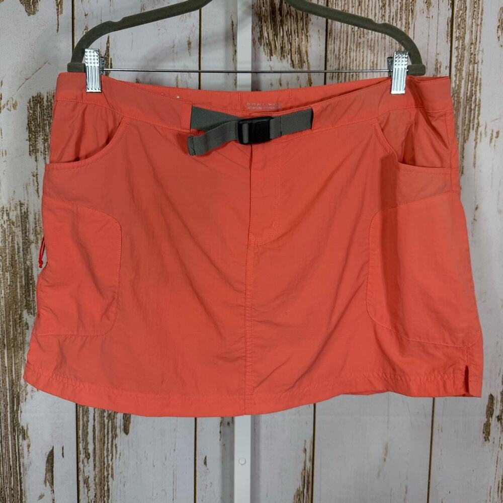 Columbia, Vibrant Coral Mini Skirt with built in belt. Size 16. Excellent cond!